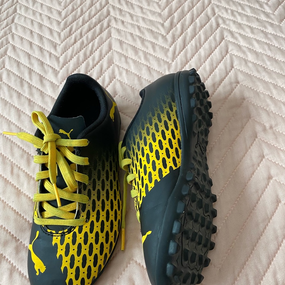 Socket cleats - Picture 5 of 5